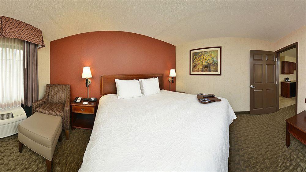 Hampton Inn East Aurora Exterior foto