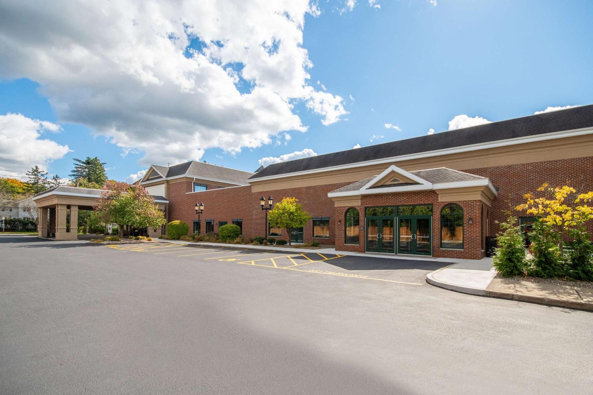 Hampton Inn East Aurora Exterior foto