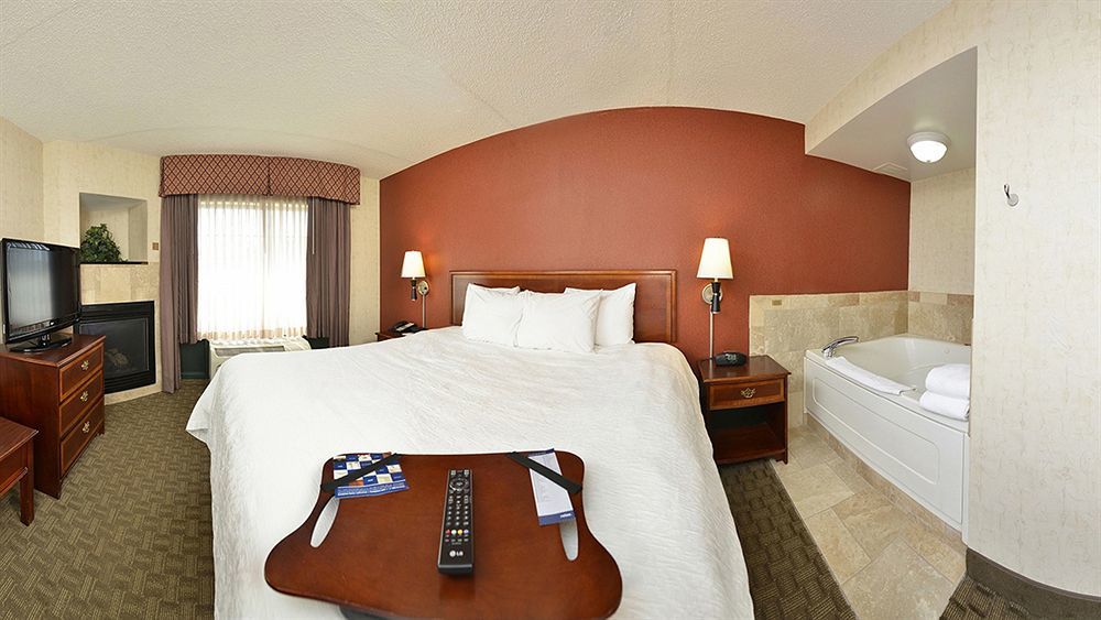 Hampton Inn East Aurora Exterior foto