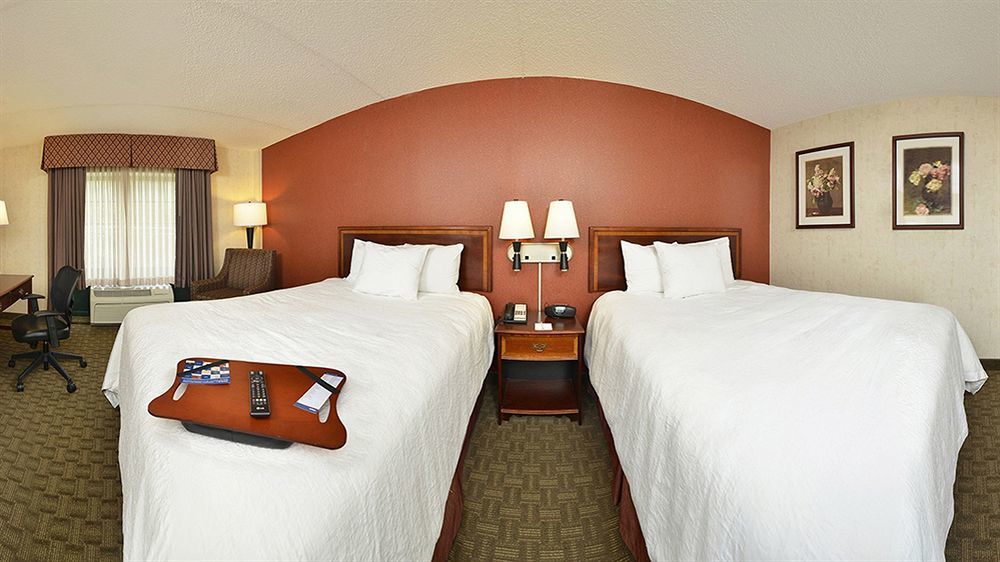 Hampton Inn East Aurora Exterior foto